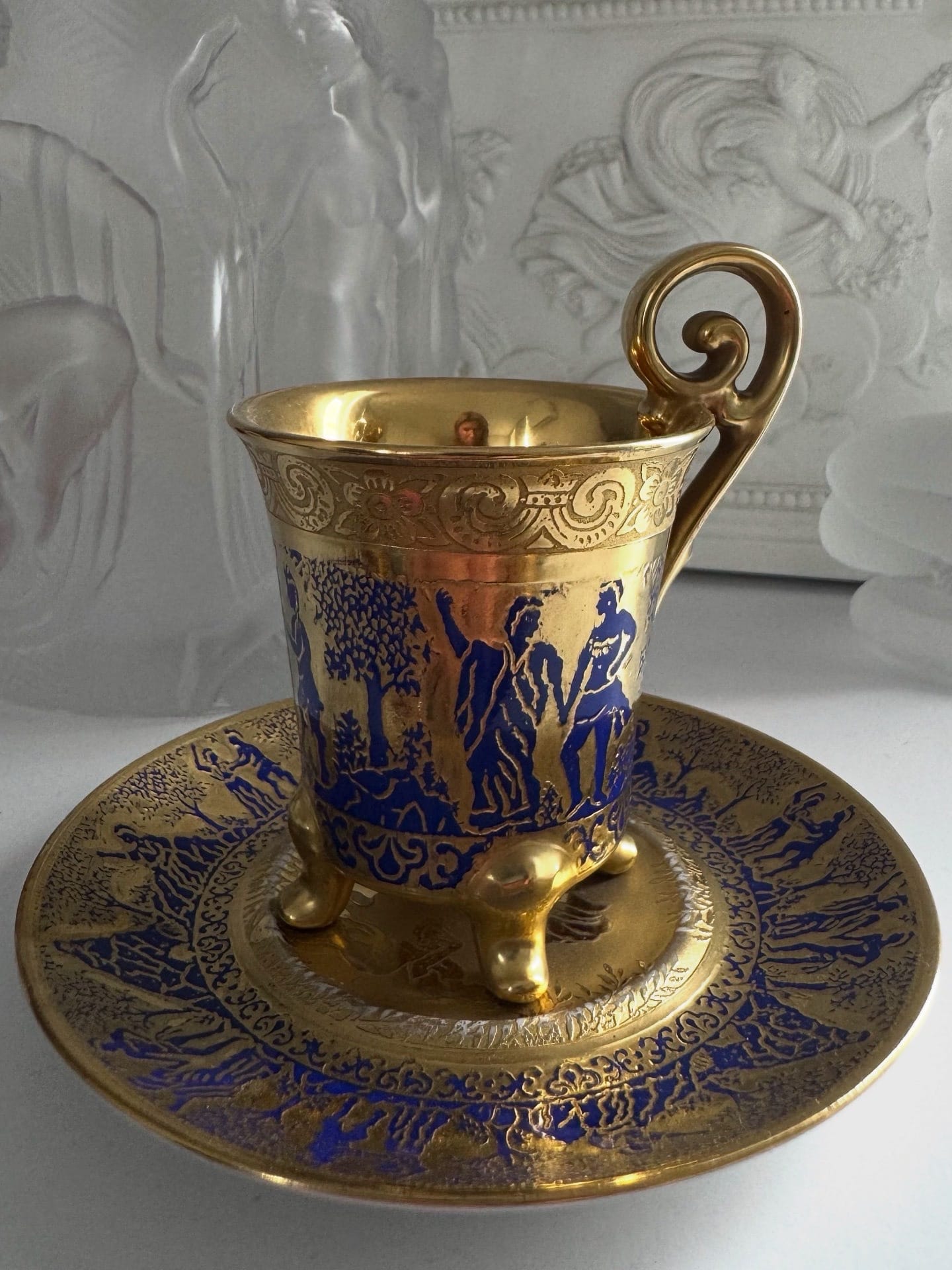 Колекційна кавова чашка з блюдцем від Karlsbad з інкрустацію золотом , колекційний вінтаж