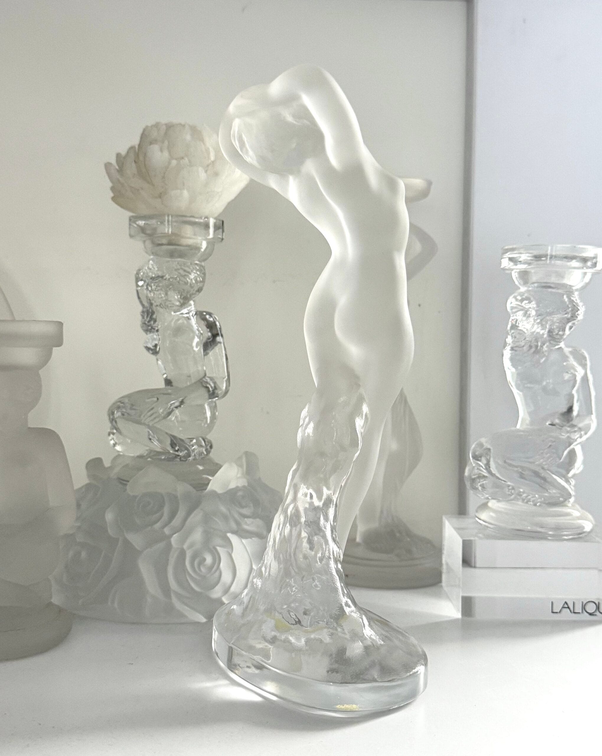 Вінтажна статуетка від Lalique France « Танцівниця» , висота 24 см , Номер моделі «11908» … 60-70 ті рр. - Зображення 4