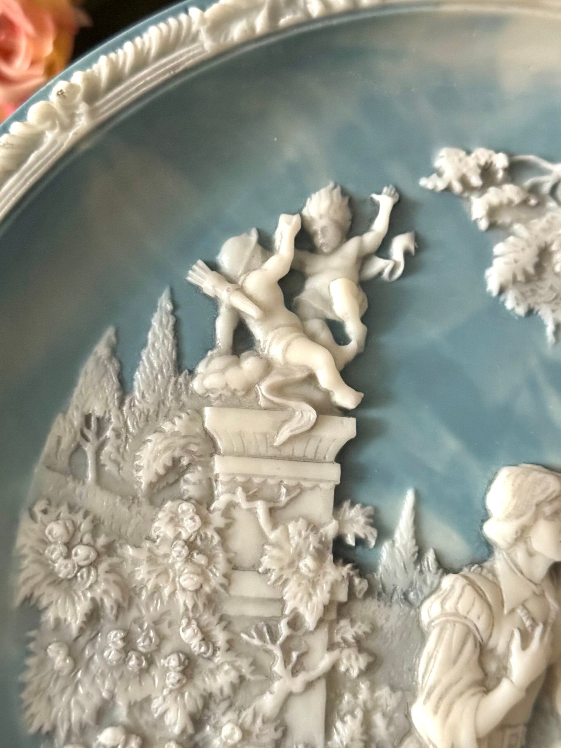 Колекційні тарілки «Любовні сонети Шекспіра» із міцного каменю Inkolay Cameo Stone у 1987–1989 роках - Зображення 8