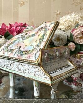 Унікальний вантажний рдкісрий  рояль /статуетка від Capodimonte Italy