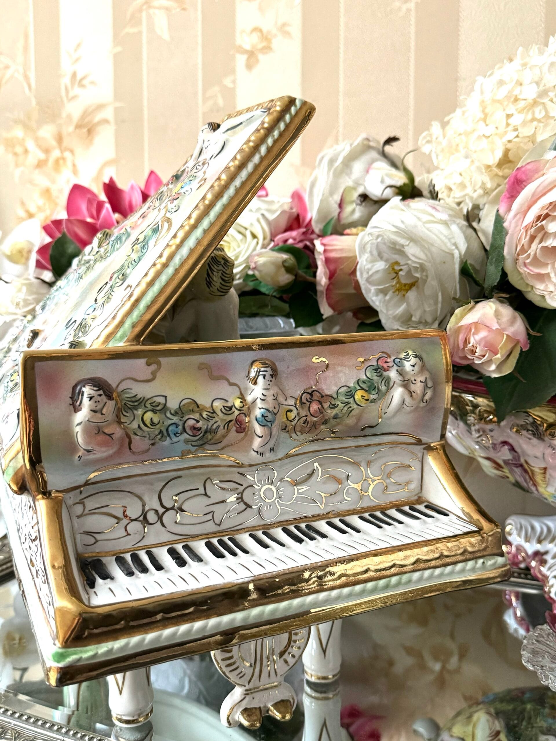 Унікальний вантажний рдкісрий  рояль /статуетка від Capodimonte Italy