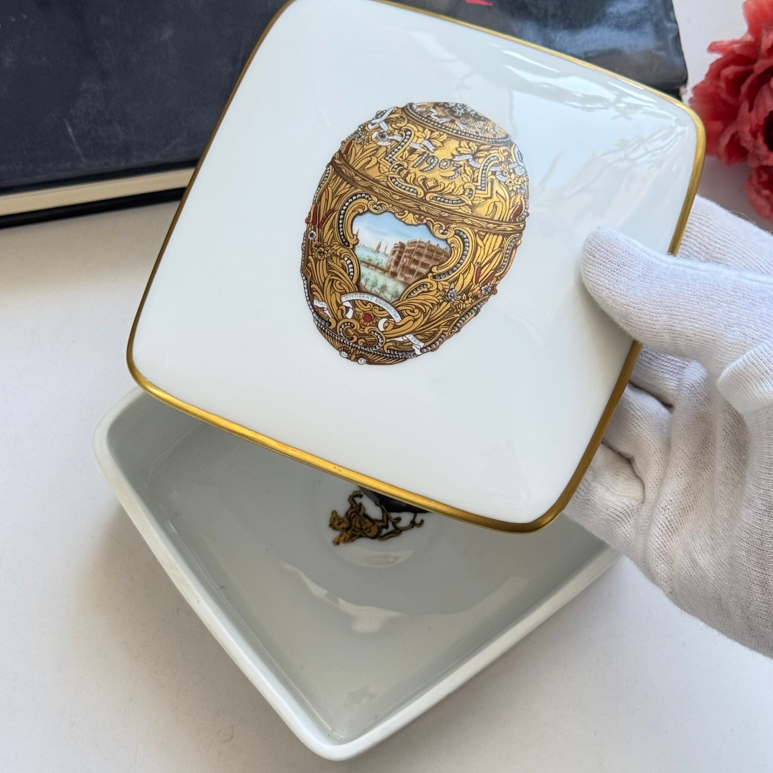 Скринька порцелянова House of Faberge